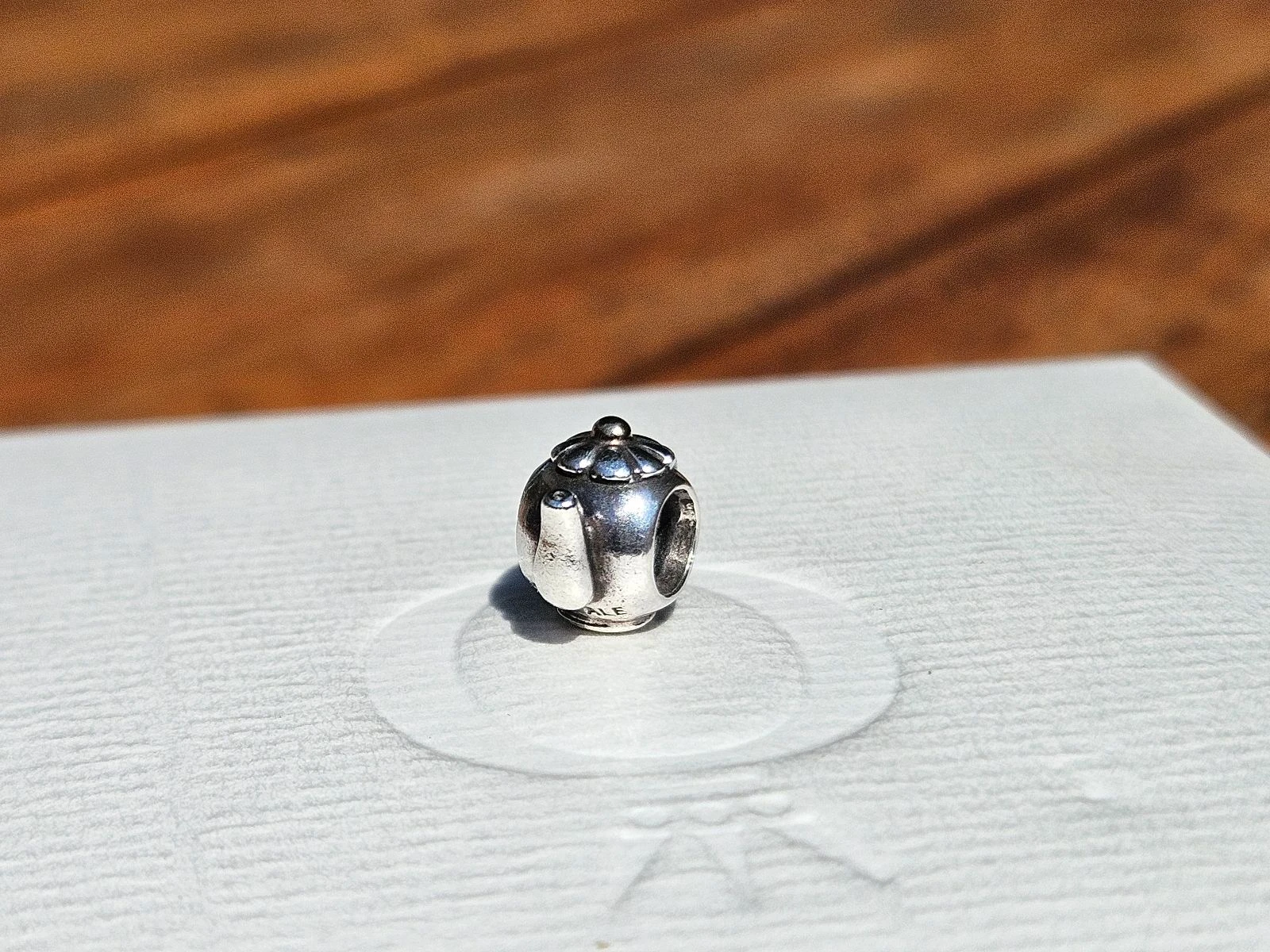 Pingente de chaleira bicolor de 14k da Pandora – photo 3